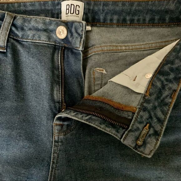 BDG Urban Outfitters AXYL Hi-Rise Straight Leg Slim Fit Cropped Jeans Size 31/32 - Picture 3 of 10